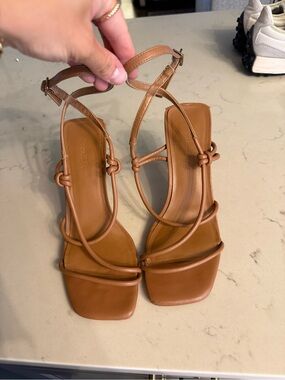 Strappy Knot Detail Heeled Sandals in Tan